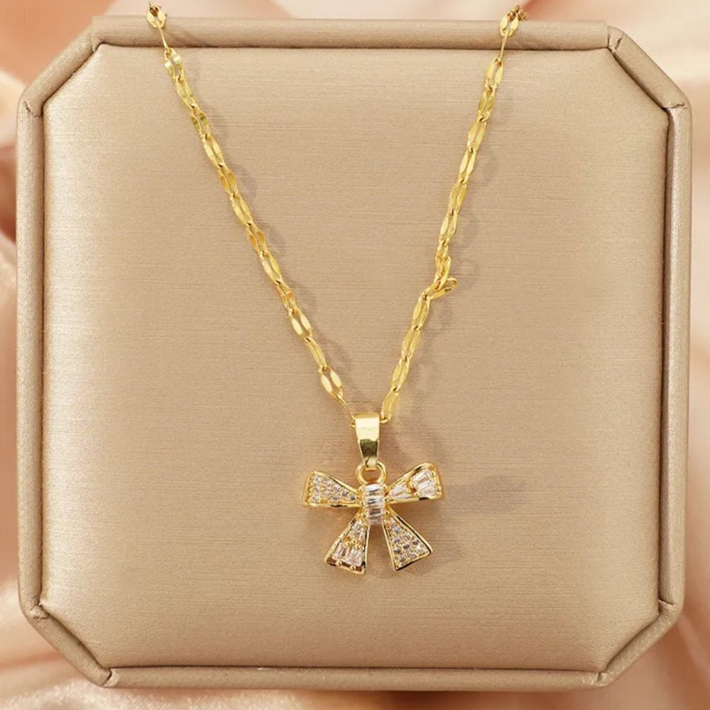 Dainty Gold Sparkly Bow Pendant Necklace NEW